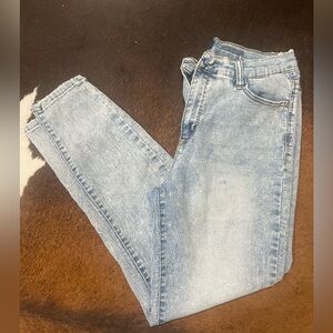 Stylish Light Blue Skinny Jeans